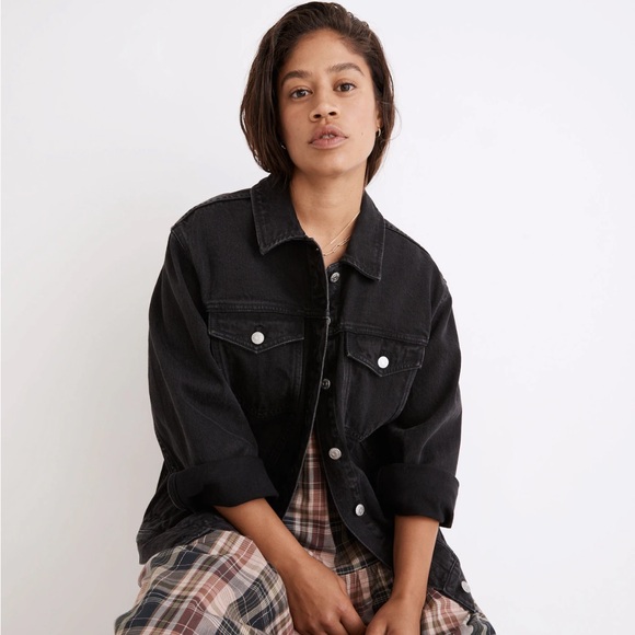 Madewell Oversized Trucker Jean Jacket in Washed Black - Picture 2 of 7